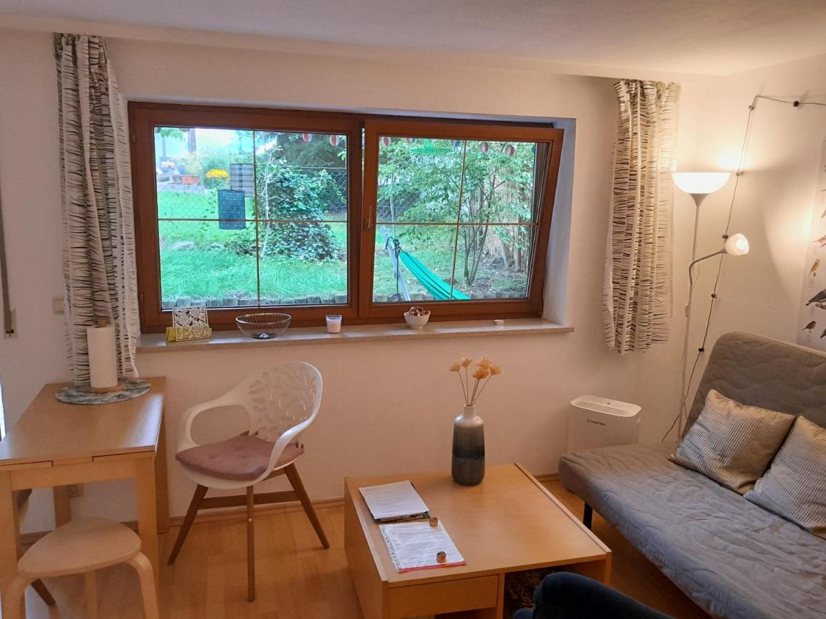 Apartment mit Küche und Balkon oder Terrasse, ruhig und gut erreichbar Piding Exterior foto
