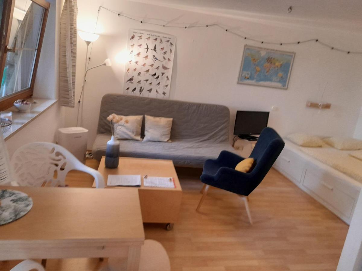 Apartment mit Küche und Balkon oder Terrasse, ruhig und gut erreichbar Piding Exterior foto