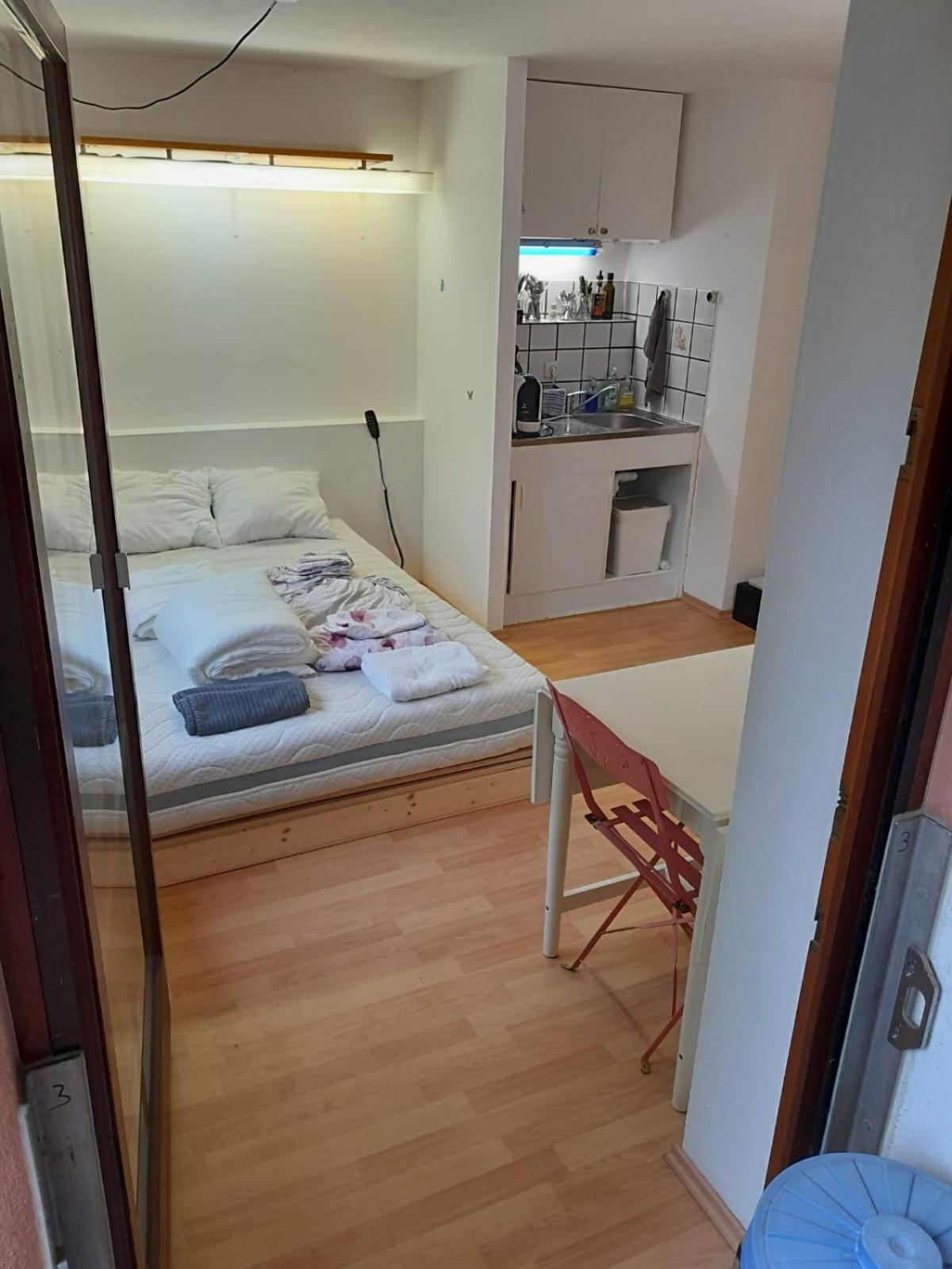 Apartment mit Küche und Balkon oder Terrasse, ruhig und gut erreichbar Piding Exterior foto